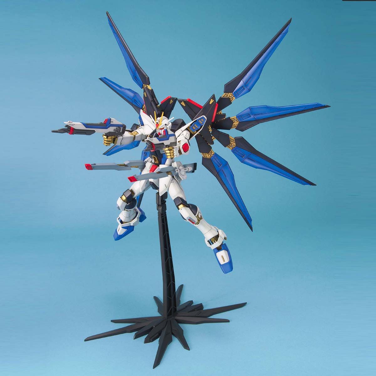 BANDAI MG 1/100 STRIKE FREEDOM GUNDAM