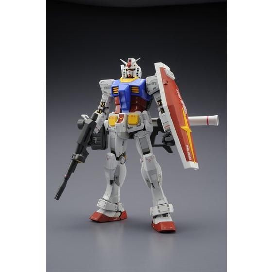 BANDAI MG 1/100 RX-78-2 GUNDAM VER. 3.0