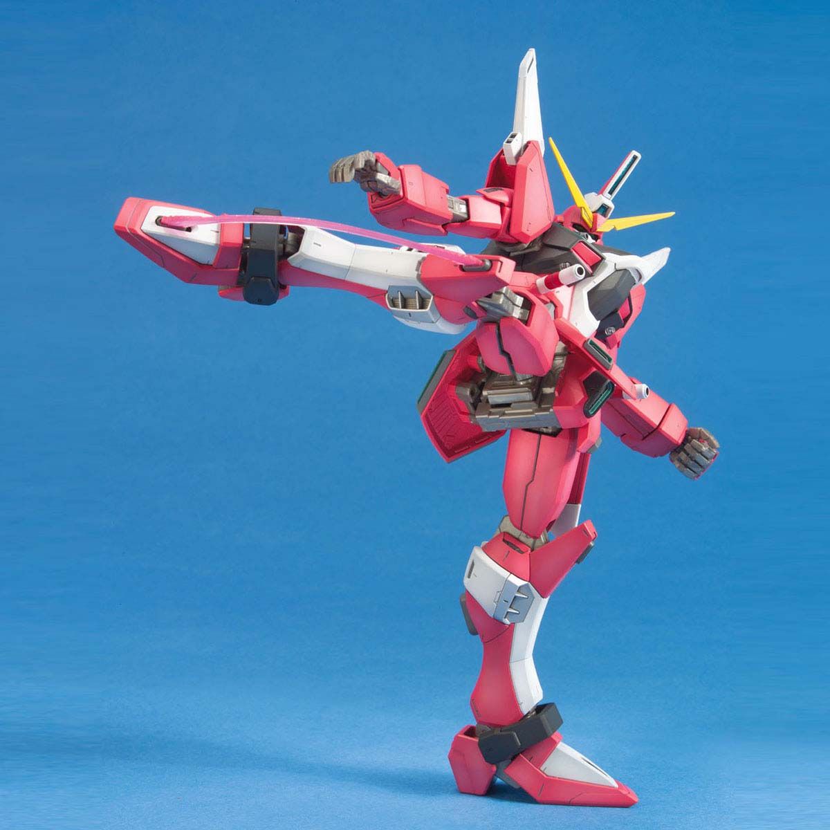 BANDAI MG 1/100 INFINITE JUSTICE GUNDAM