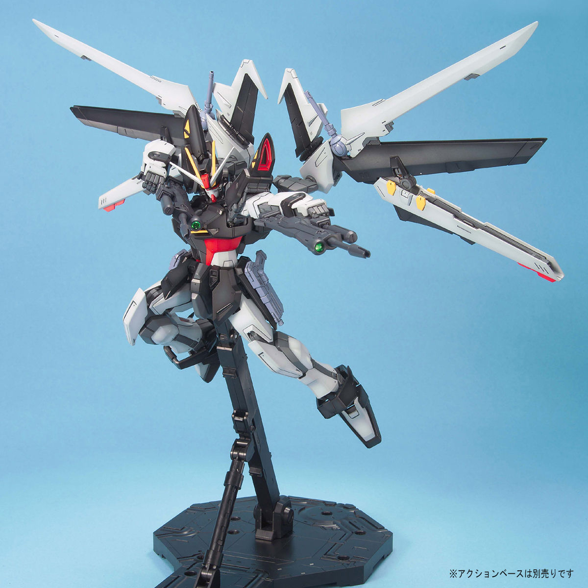 BANDAI MG 1/100 STRIKE NOIR GUNDAM