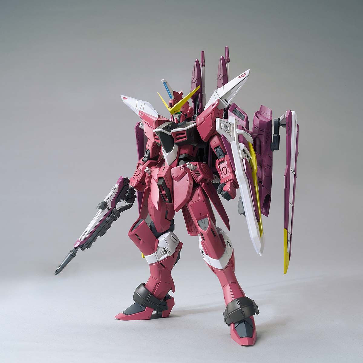 BANDAI MG 1/100 JUSTICE GUNDAM