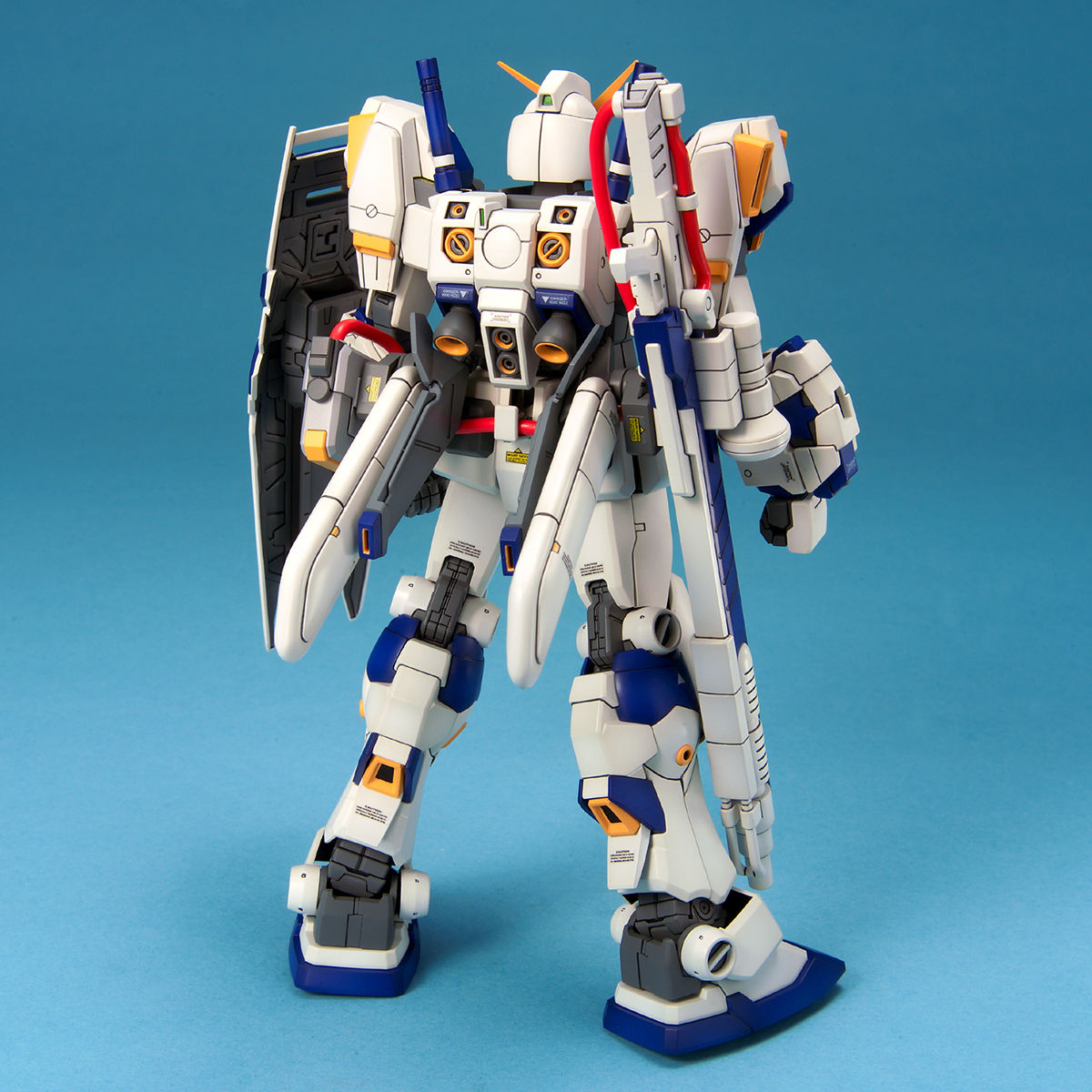 BANDAI MG 1/100 RX-78-4 GUNDAM