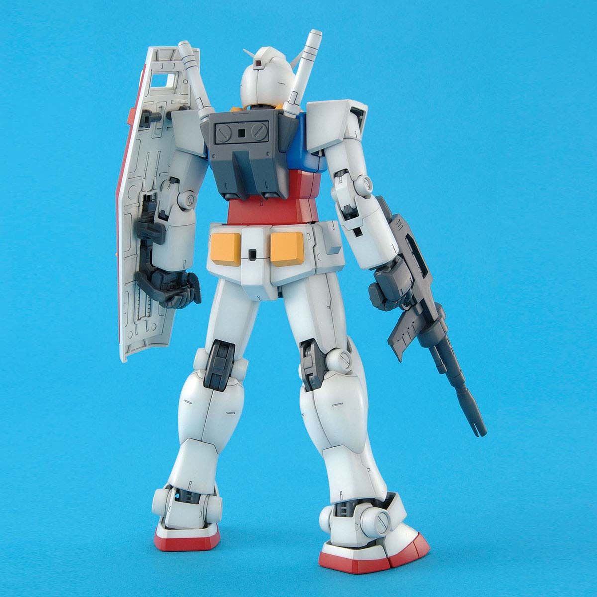 BANDAI MG 1/100 GUNDAM RX-78-2 VER. 2.0