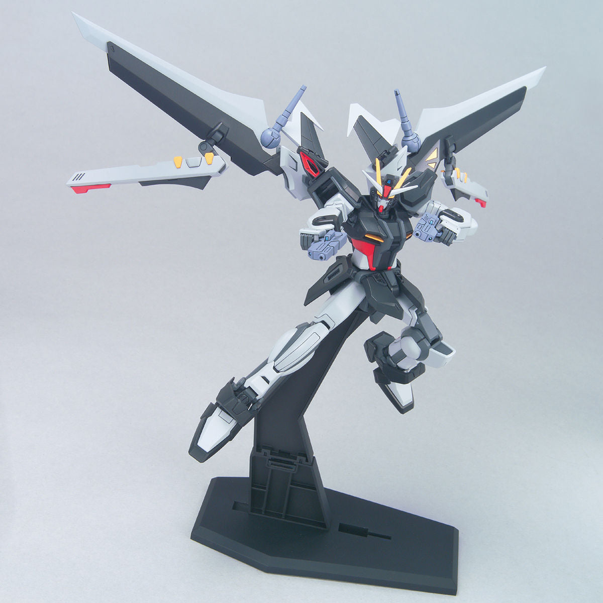 BANDAI HG 1/144 STRIKE NOIR GUNDAM