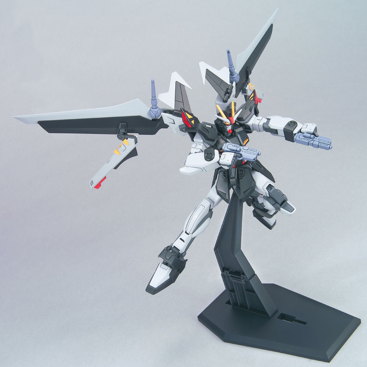 BANDAI HG 1/144 STRIKE NOIR GUNDAM